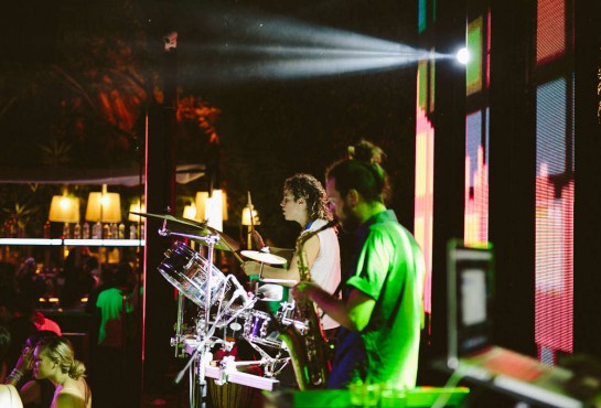 גרובית, סקסופון, נגנים לחתונה, דיג'יי לאירועים